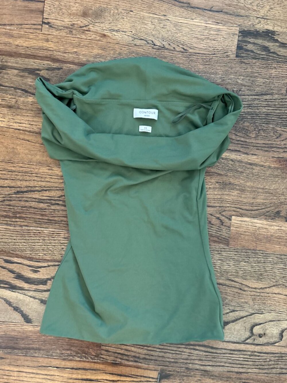 Aritzia’s Original Contour- off-shoulder top